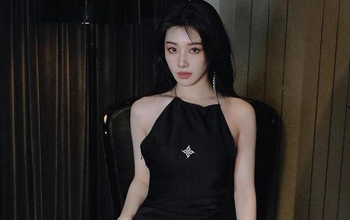 金珠莲个人资料,璀璨星河中的璀璨明珠，揭秘她的传奇人生